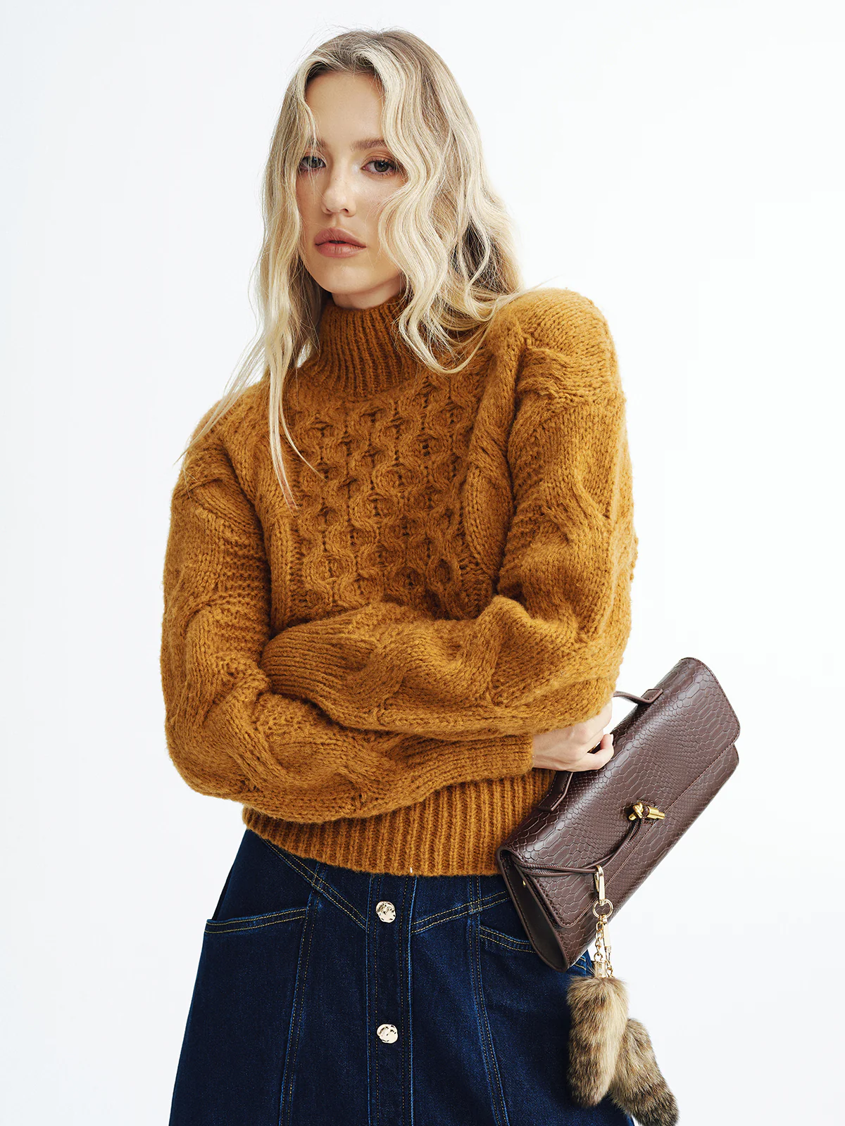 Cable-Knit Turtleneck Sweater - Wholesalesil