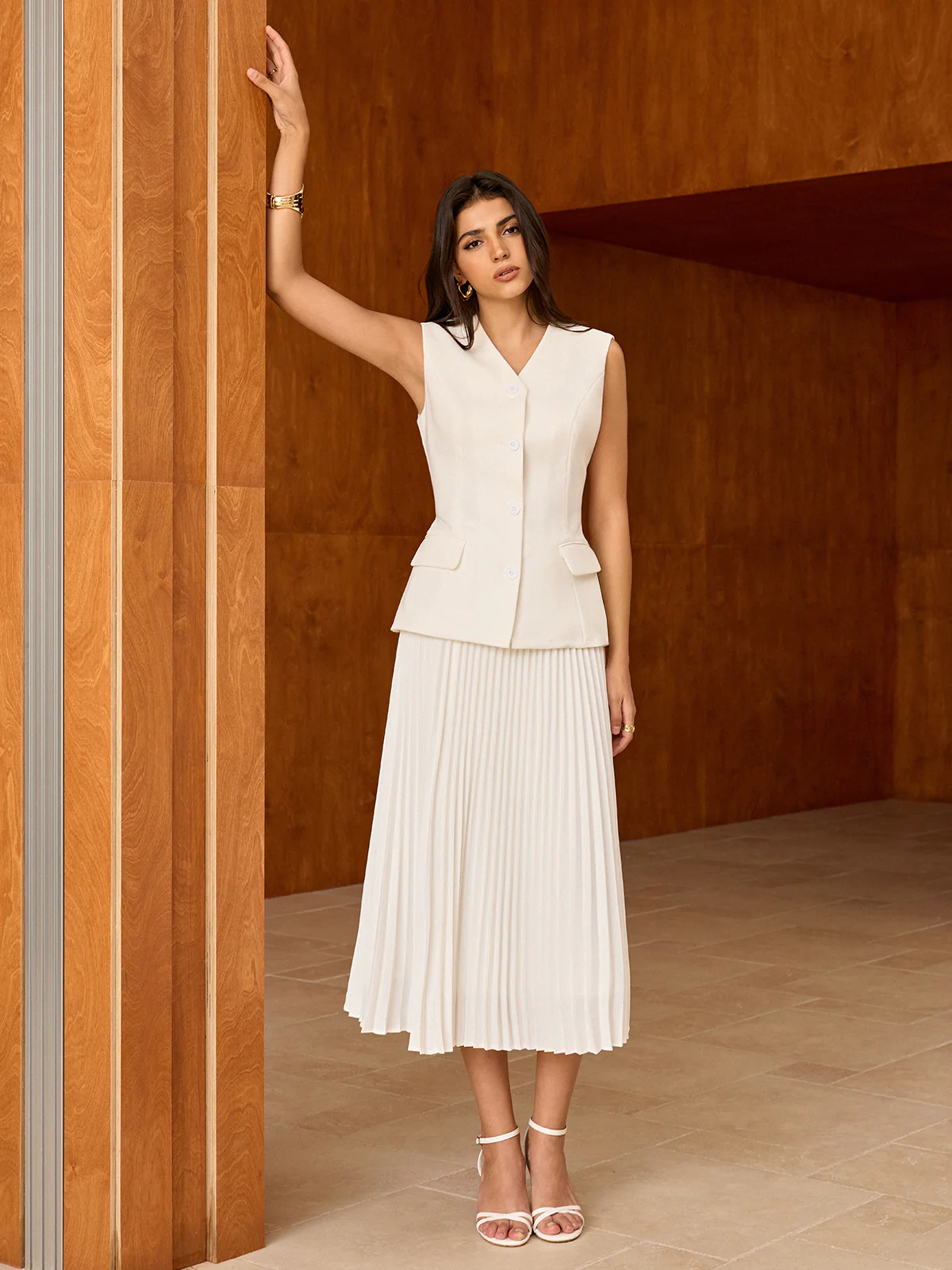 Sleeveless Button-Front Vest - Wholesalesil