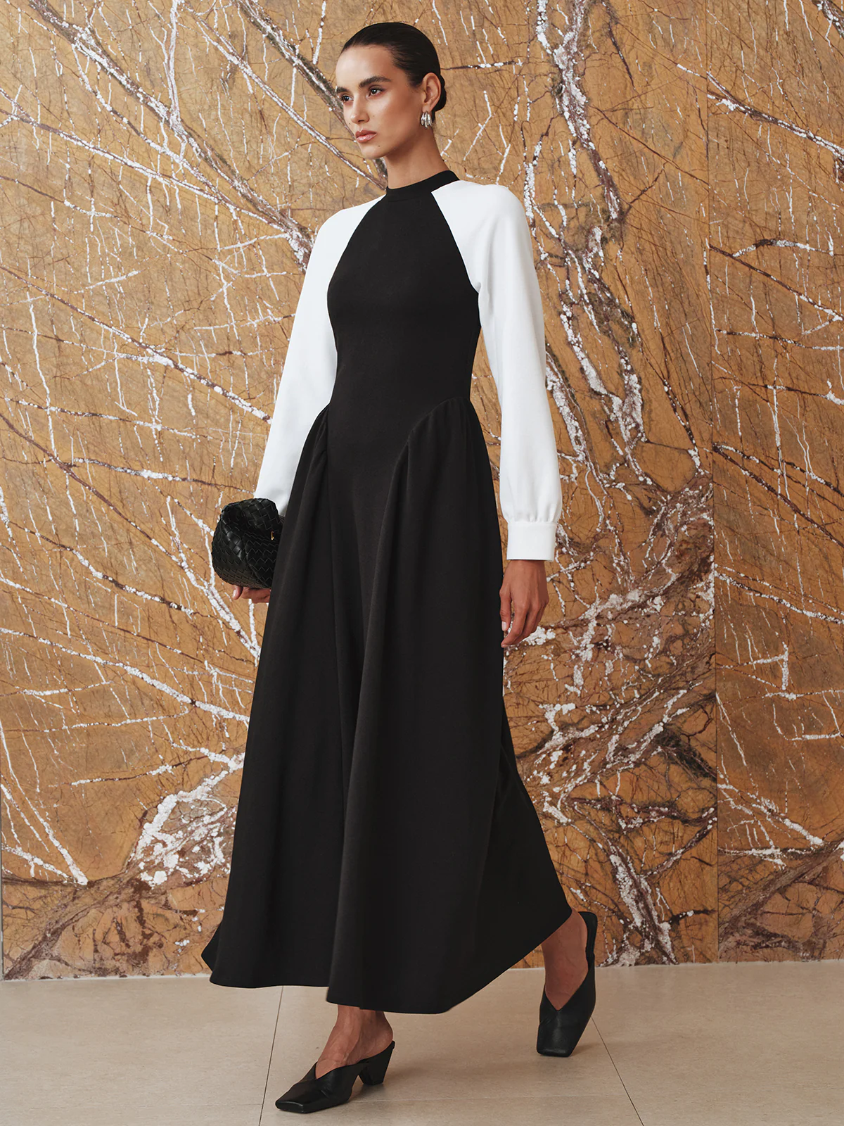 Contrast-Sleeve Pleated Midi Dress - Wholesalesil