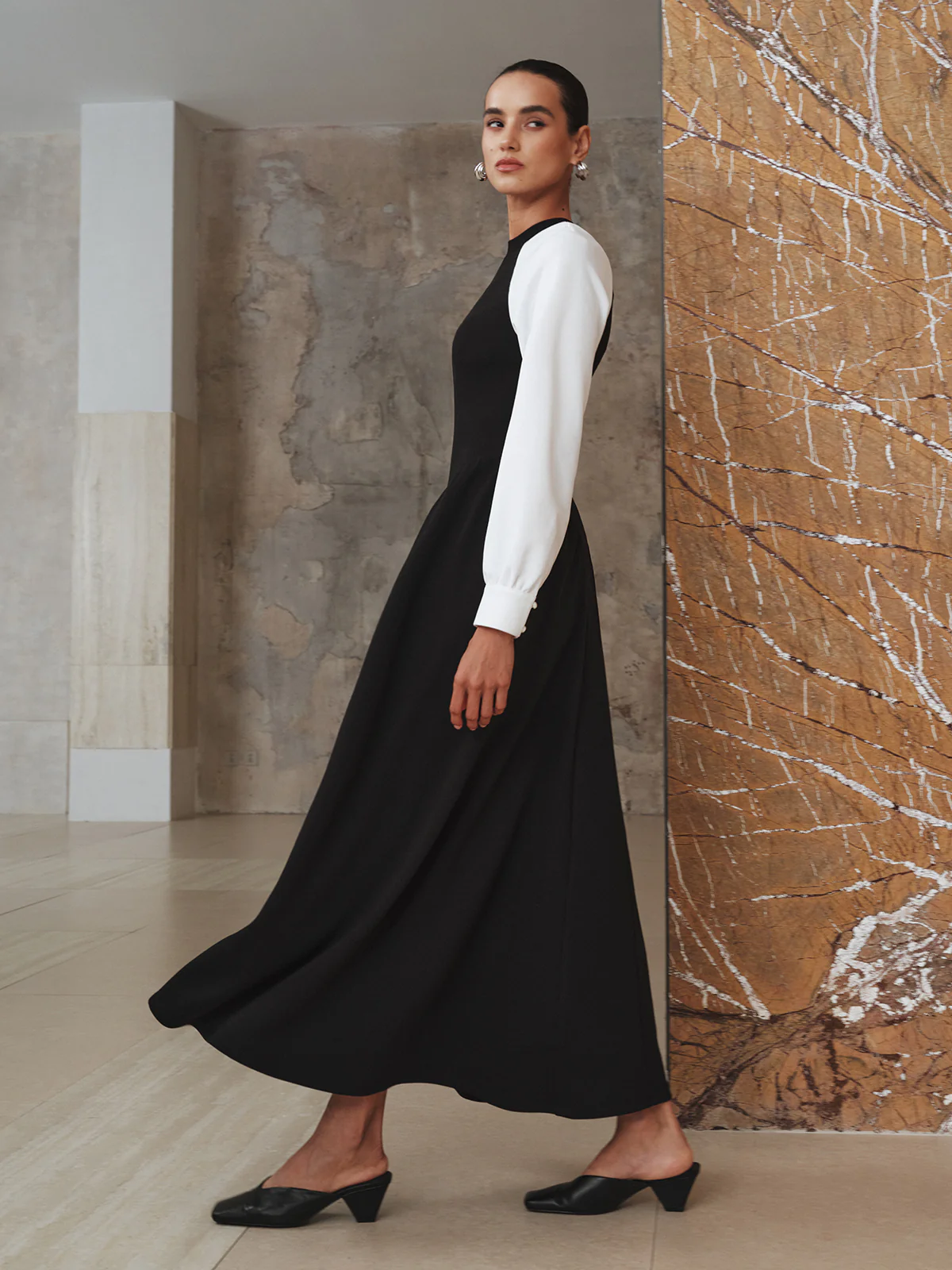 Contrast-Sleeve Pleated Midi Dress - Wholesalesil