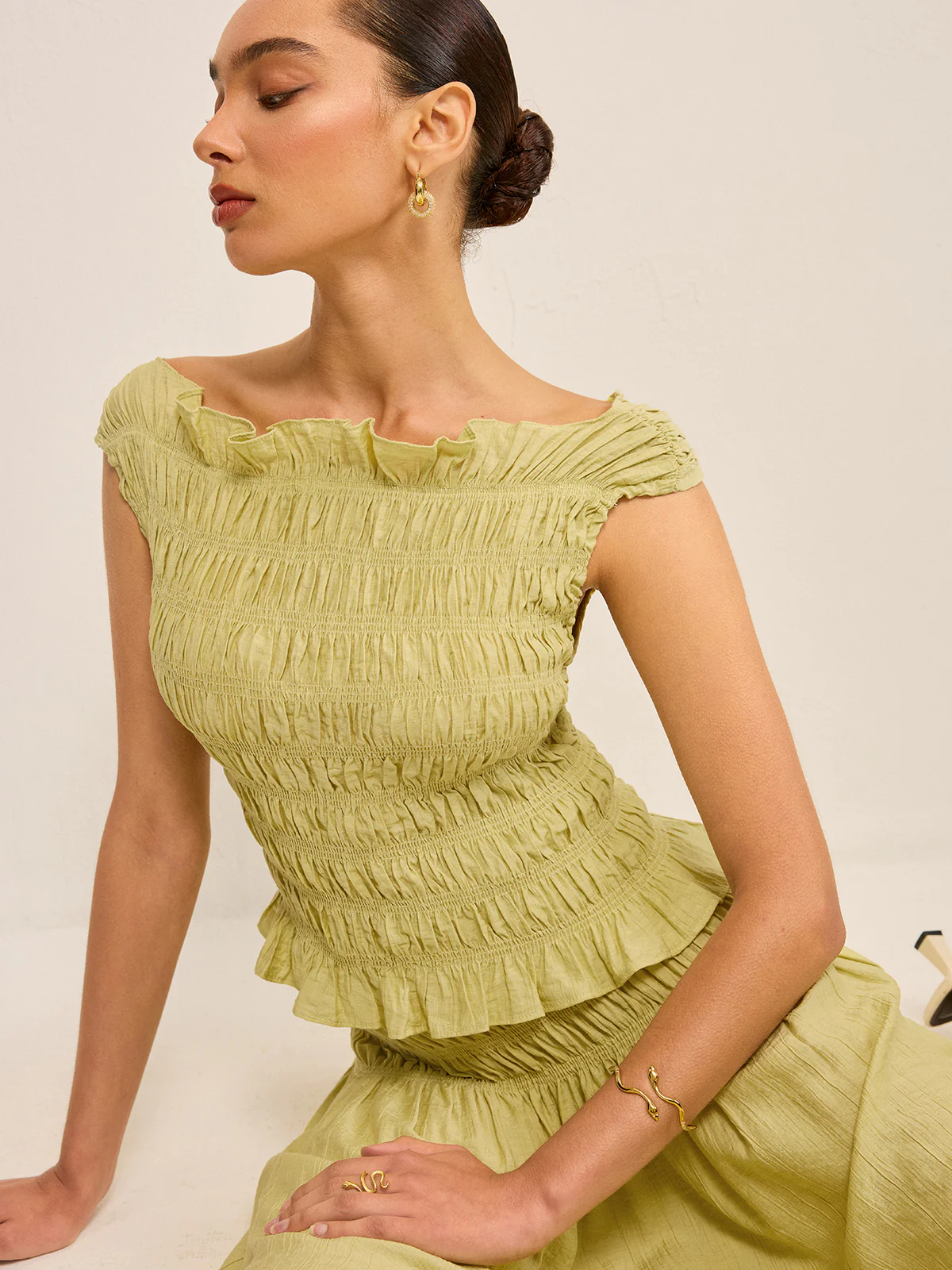 Reversible Pleated Linen Top with Ruffled Neckline - Wholesalesil