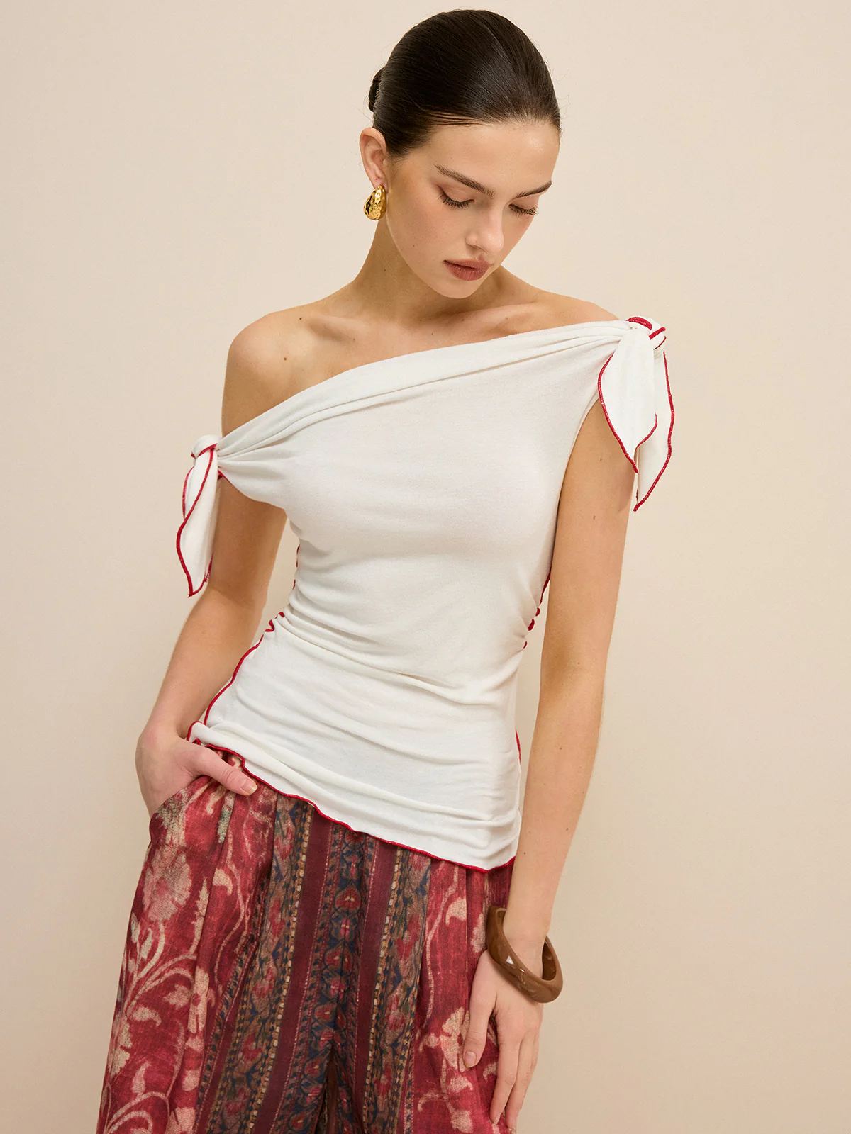 Off-Shoulder Contrast Trim Knotted Top - Wholesalesil