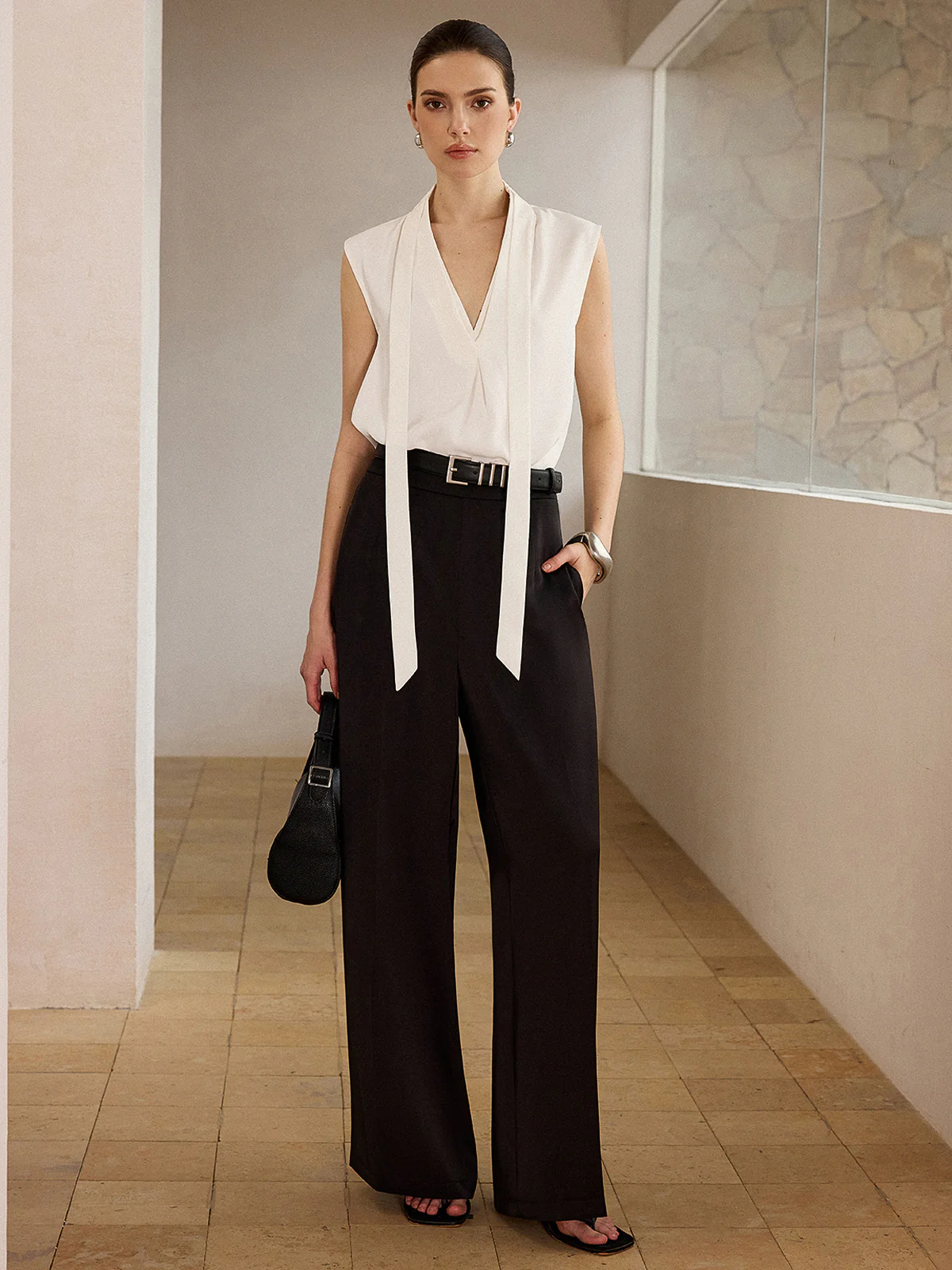 Sleeveless Blouse with Tie-Neckline - Wholesalesil