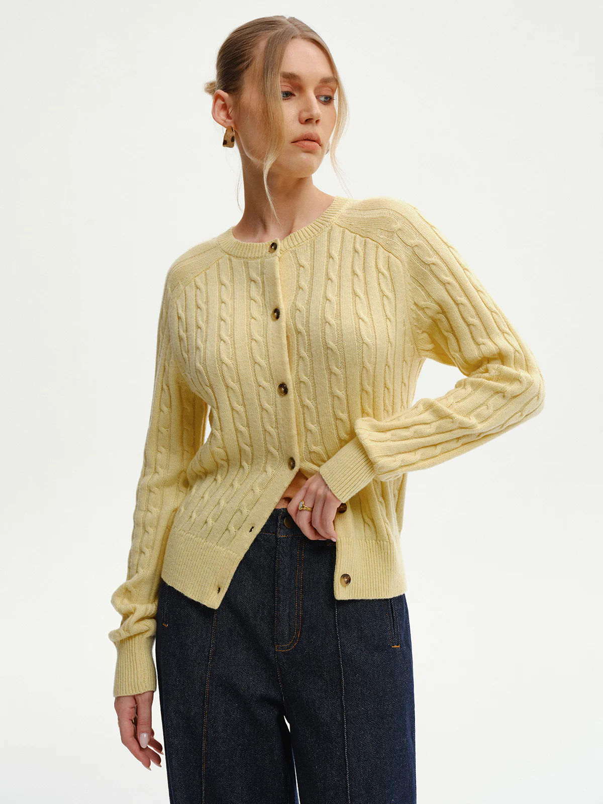 Cable-Knit Buttoned Cardigan - Wholesalesil
