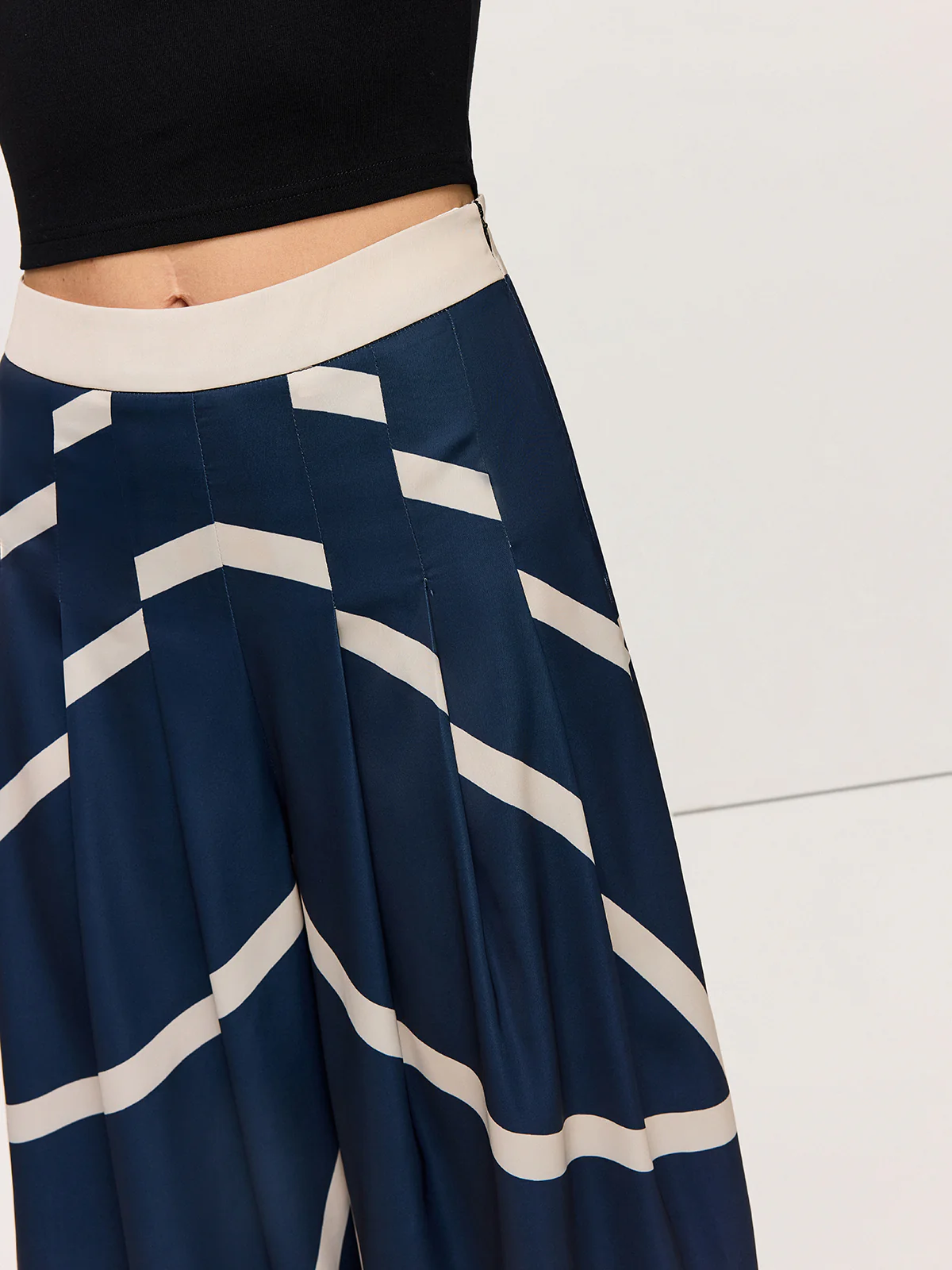 High-Waisted Wide-Leg Striped Pants - Wholesalesil