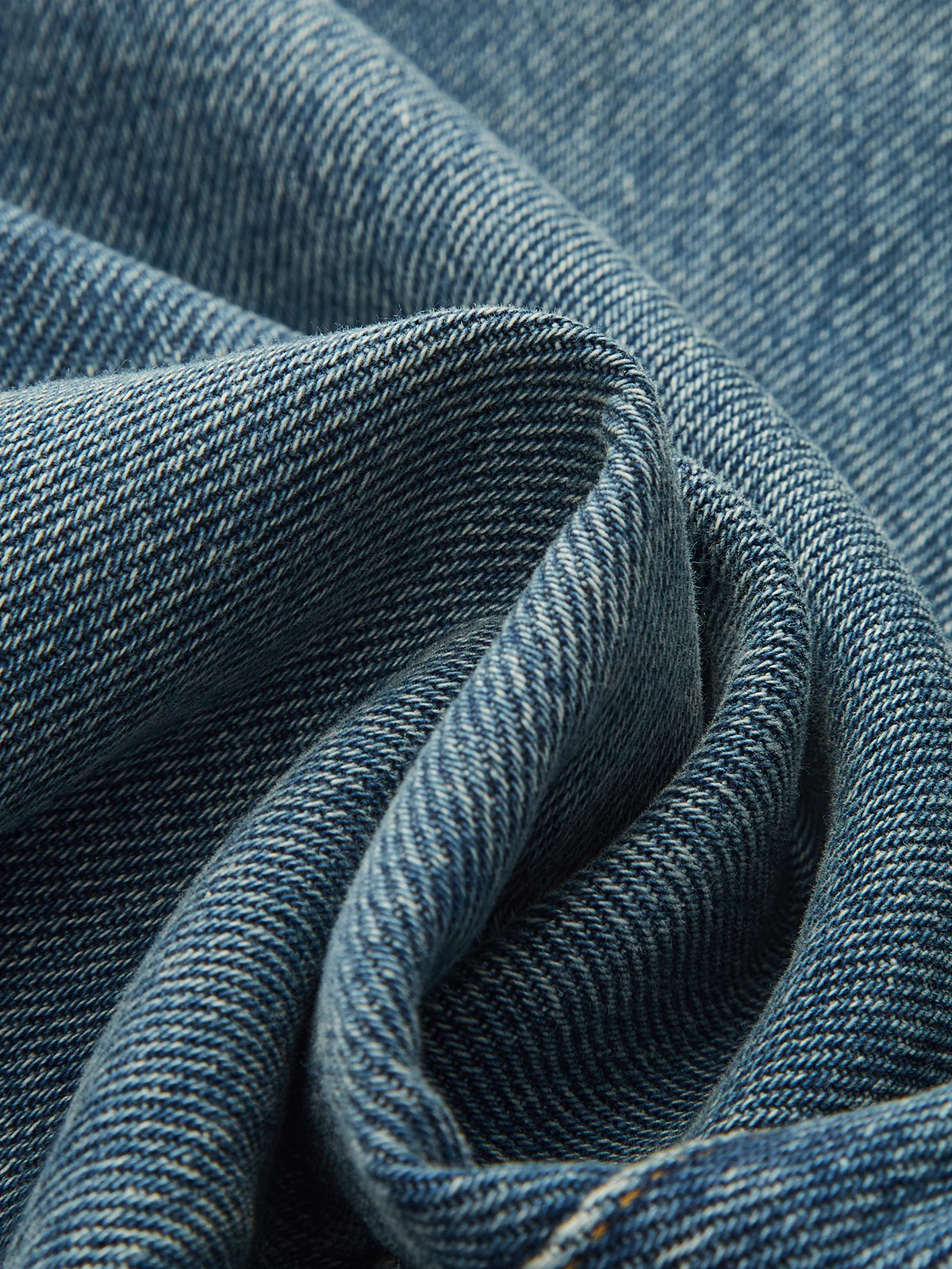 Mid-Waist Denim Curved-Leg Jeans - Wholesalesil