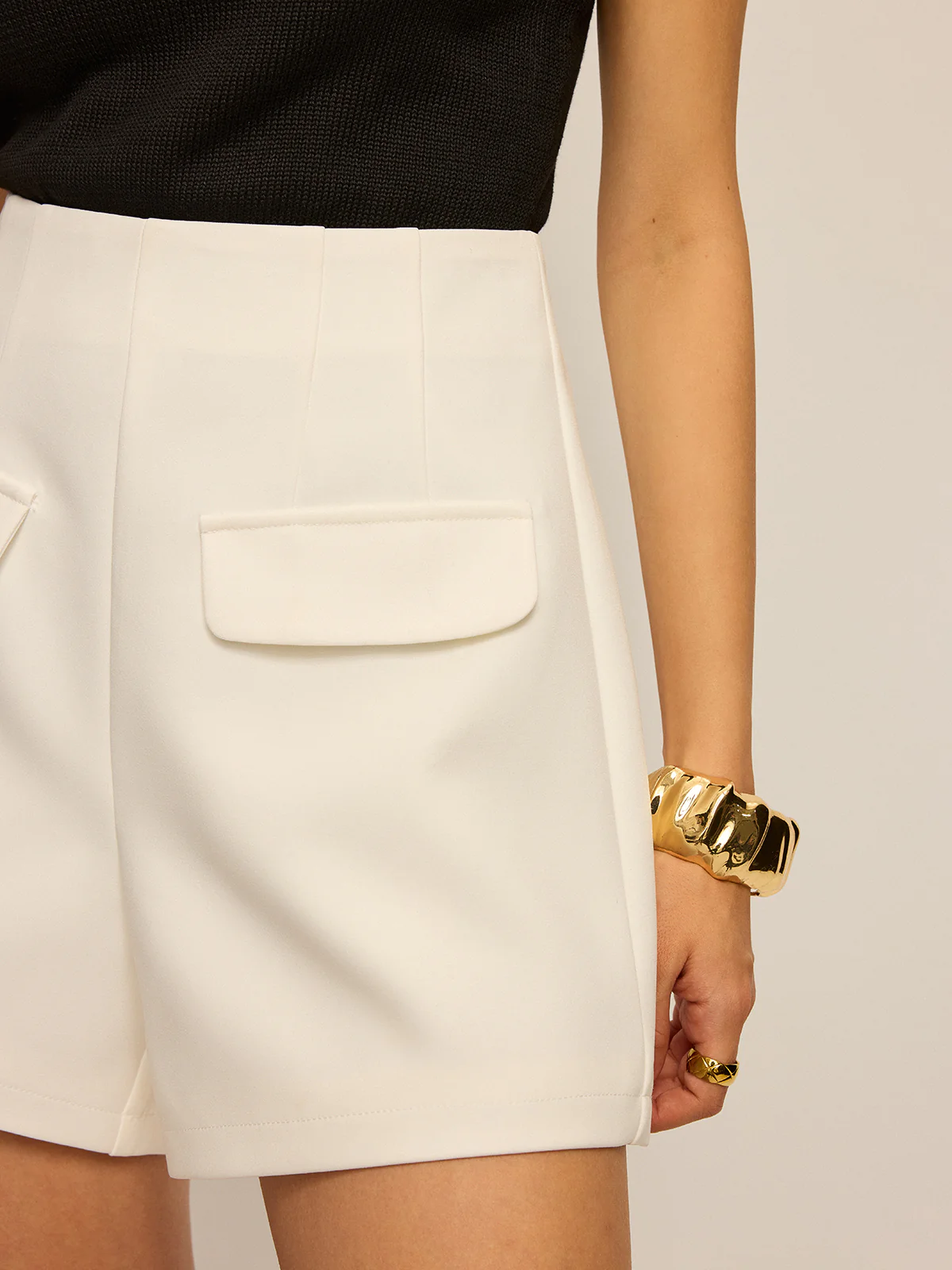 Mid-Waisted Decor Pocket Shorts Without Belt - Wholesalesil