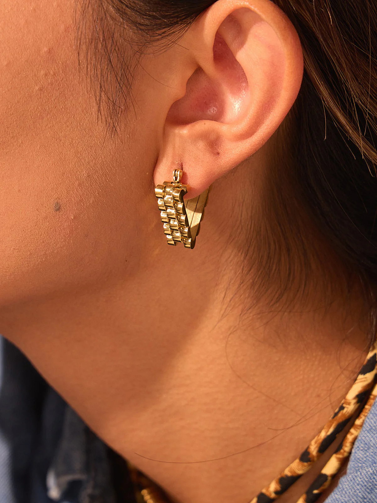 Golden Gear Triangle Earrings - Wholesalesil