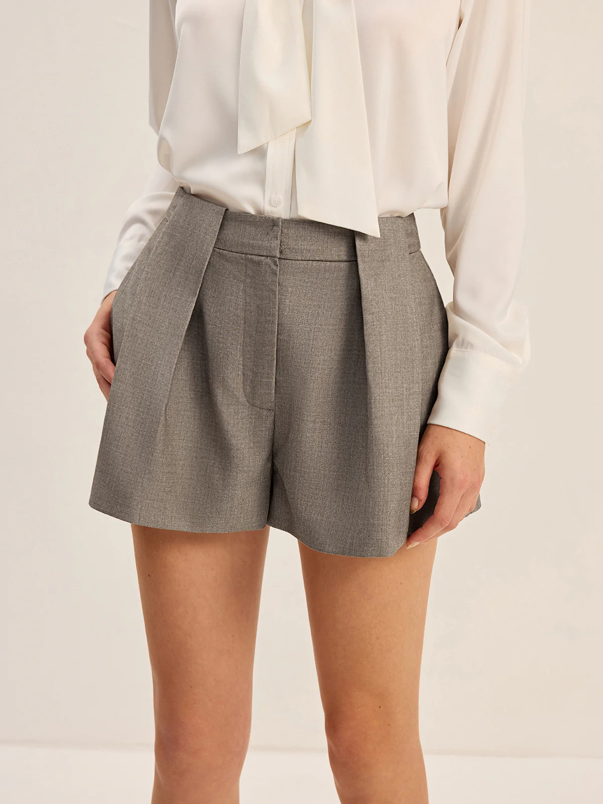 Cotton Blend Pleated Shorts - Wholesalesil