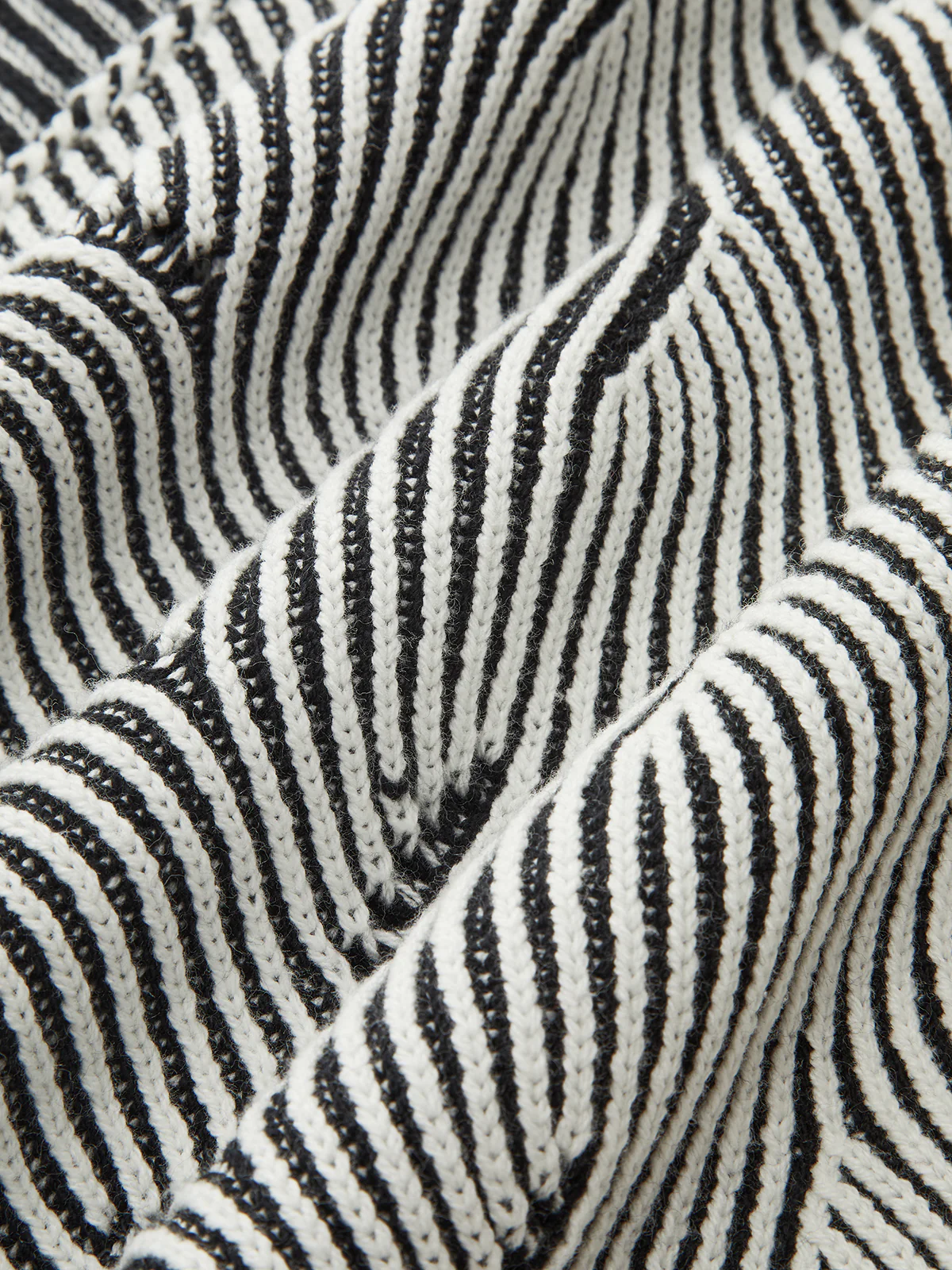 Crew Neck Wave-Knit Sweater - Wholesalesil