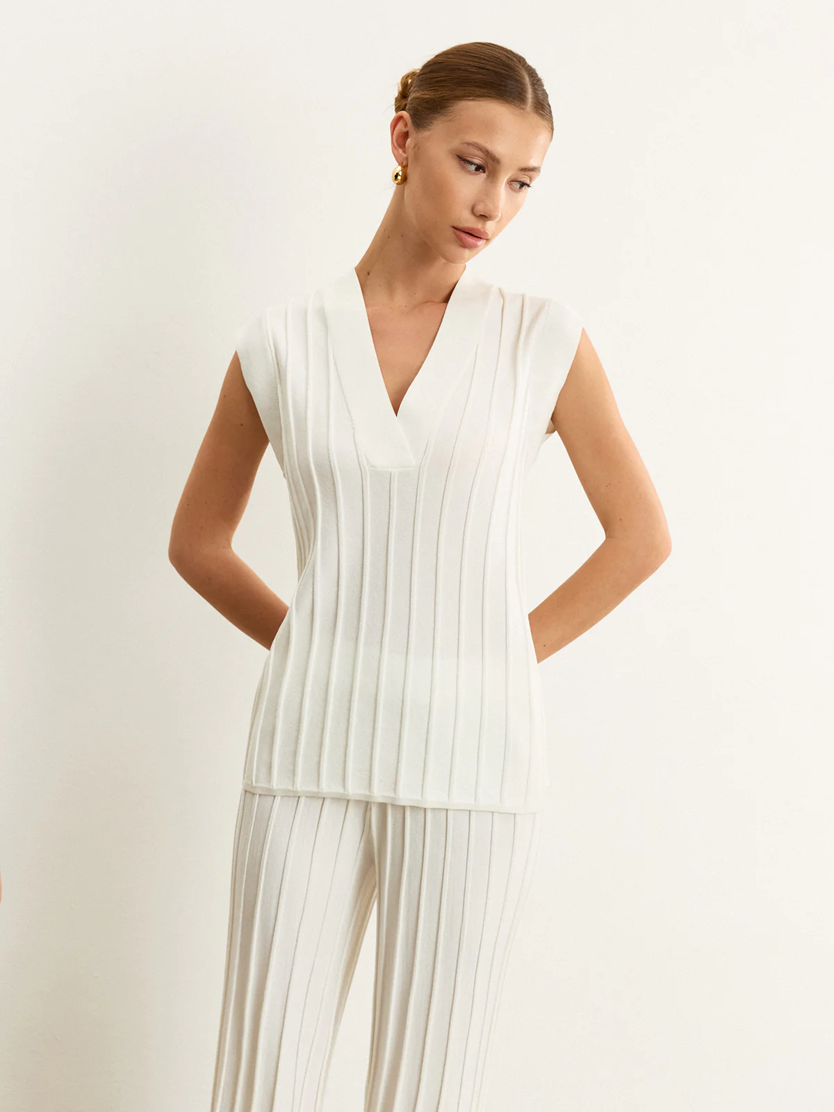 Ribbed Knit V-Neck Tank Top - Wholesalesil