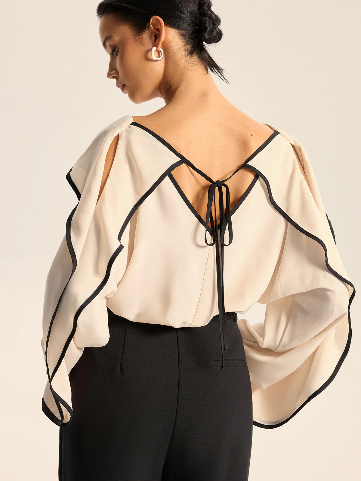 Contrast Trim Ruffle Collar Blouse - Wholesalesil