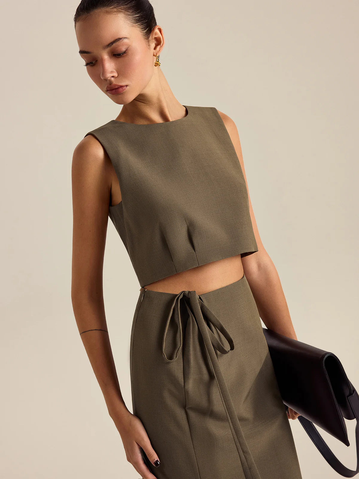 Sleeveless Round-Neck Crop Top - Wholesalesil