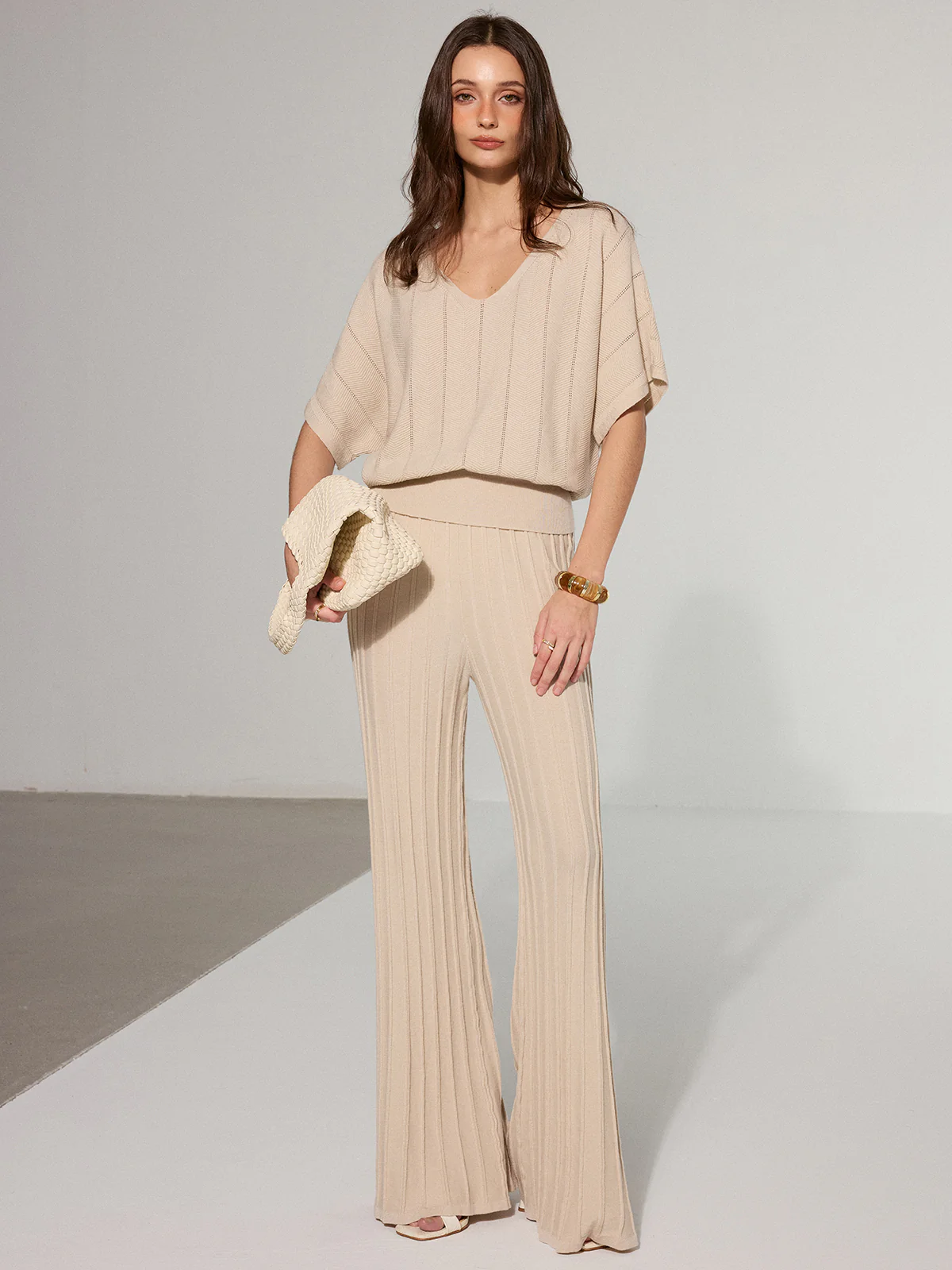 Textured Wool Blend V-Neck Sweater - Wholesalesil