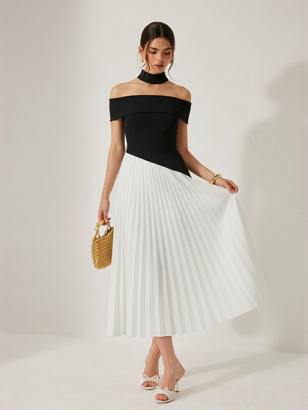 Color-Block Off-Shoulder Pleated Maxi Dress - Wholesalesil