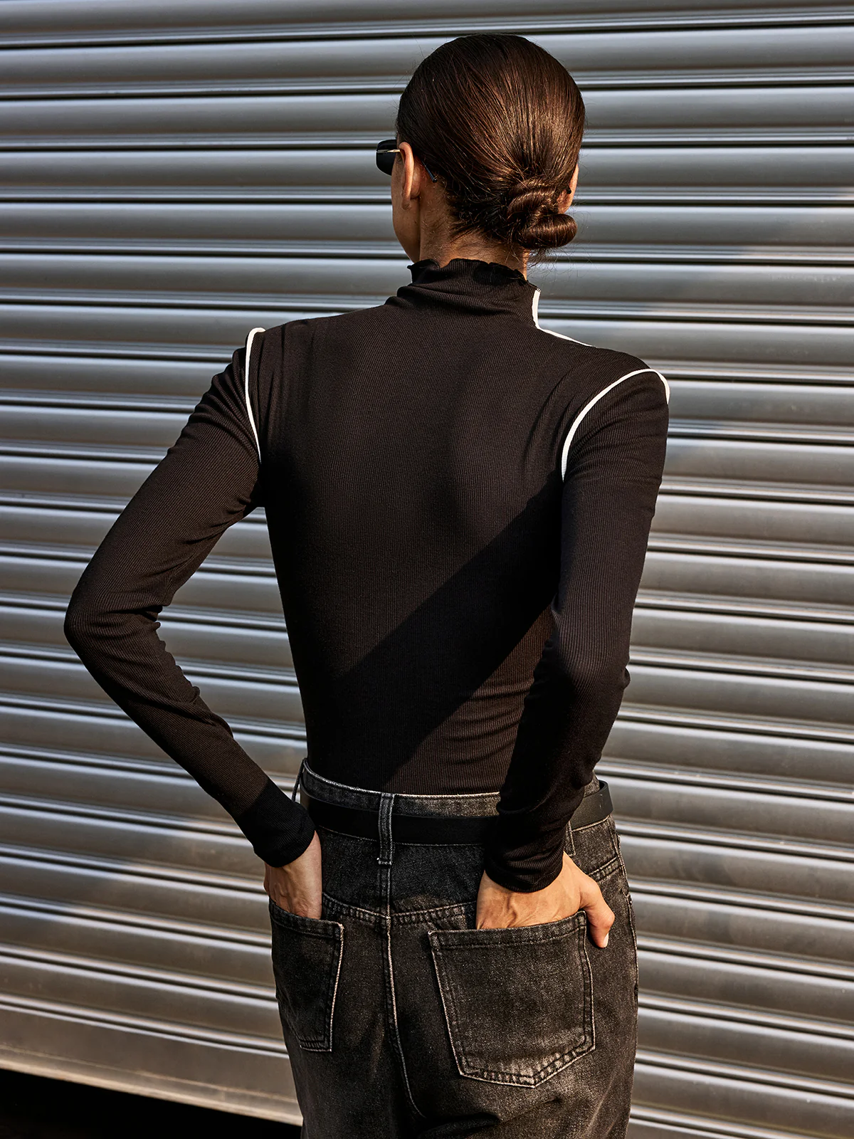 Contrast Asymmetric Piping Mock-Neck T-Shirt - Wholesalesil