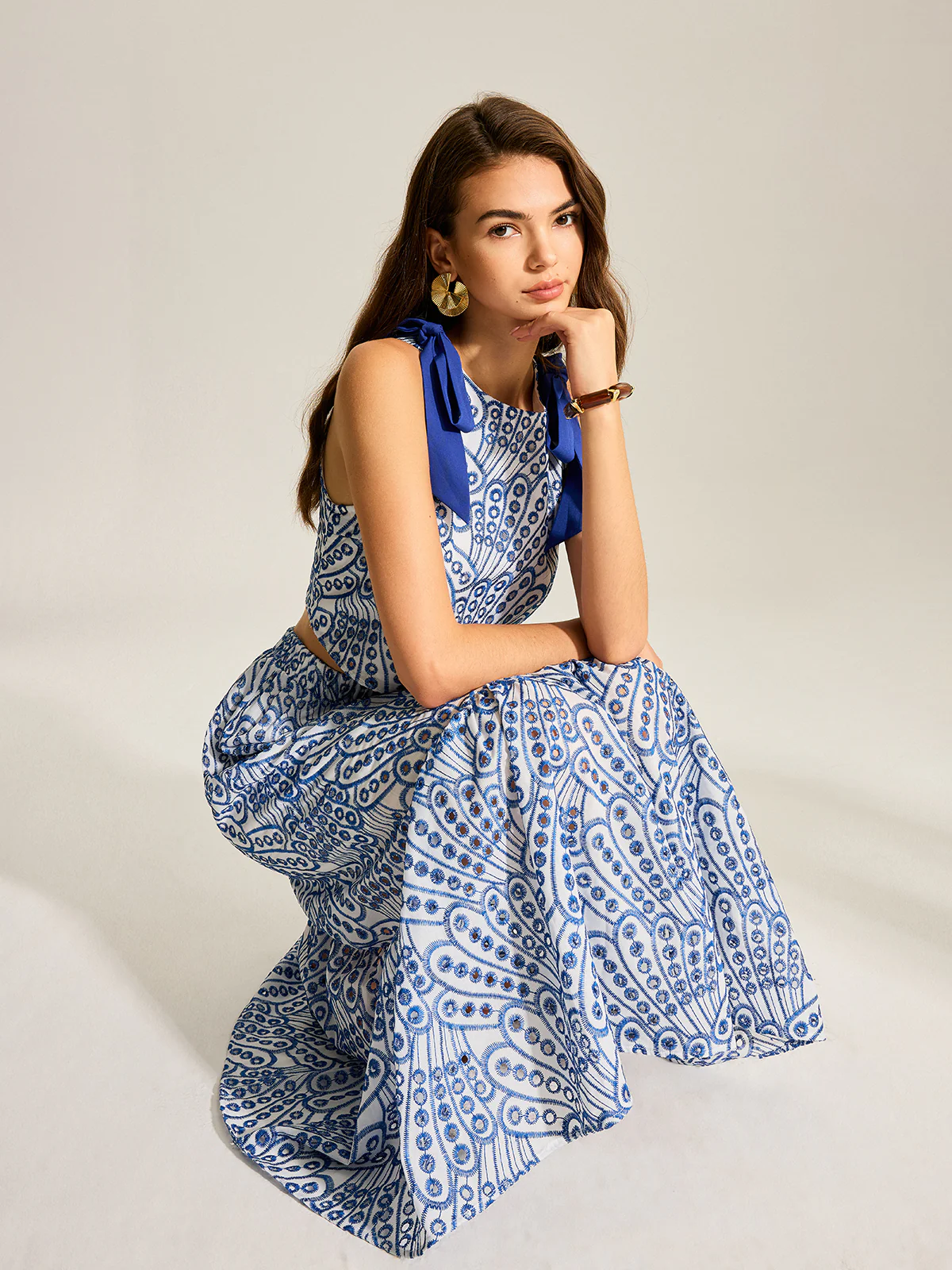 Sleeveless Contrast-Trim Top And Elastic-Waist Maxi Skirt Set - Wholesalesil