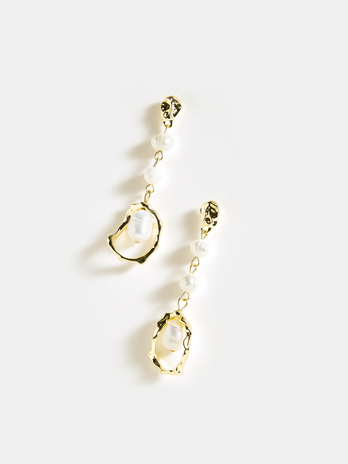 Pearl Golden Dangle Earrings - Wholesalesil