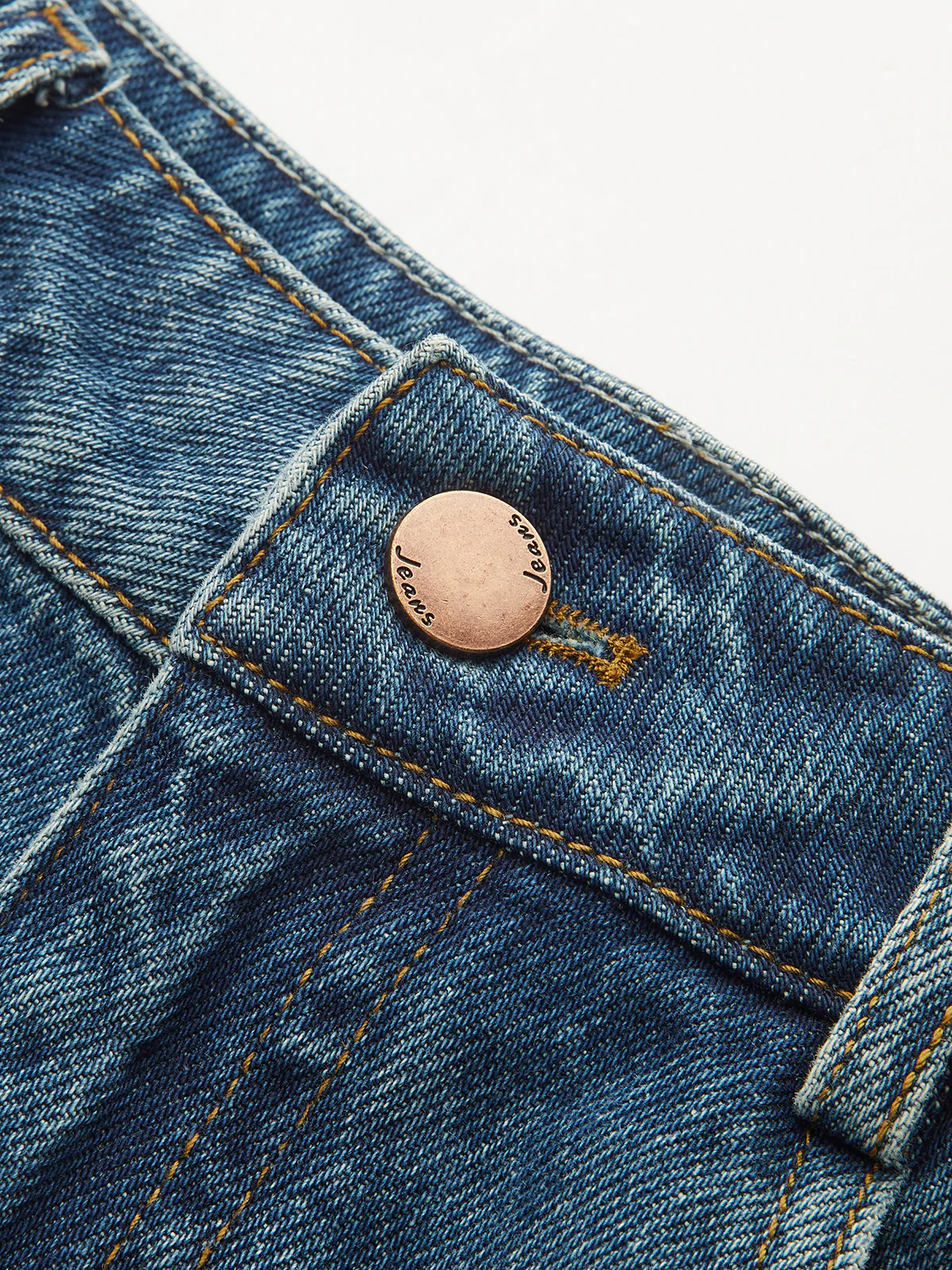 Mid-Waist Denim Curved-Leg Jeans - Wholesalesil