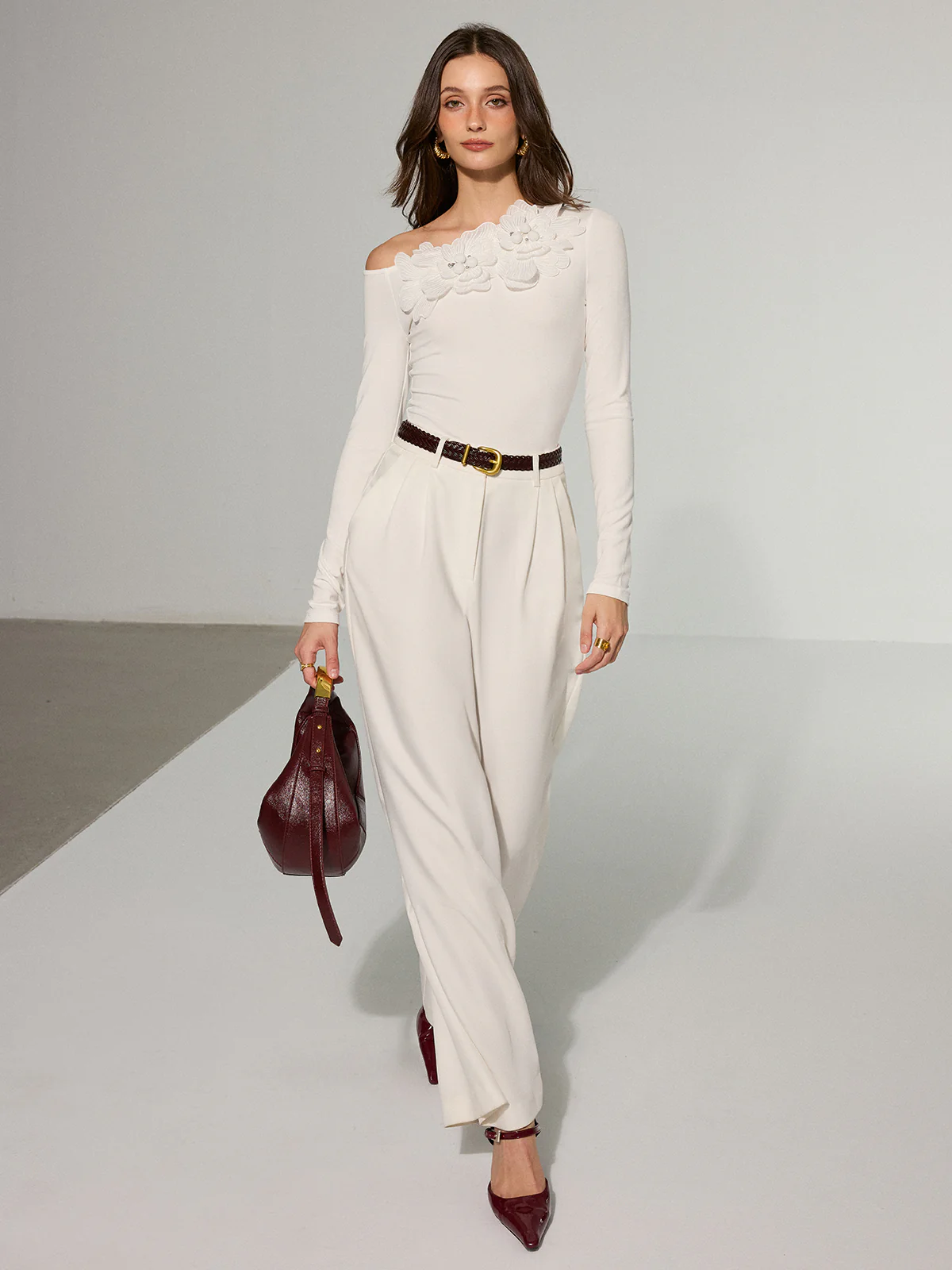 Off-Shoulder 3D Floral Embellished T-Shirt - Wholesalesil