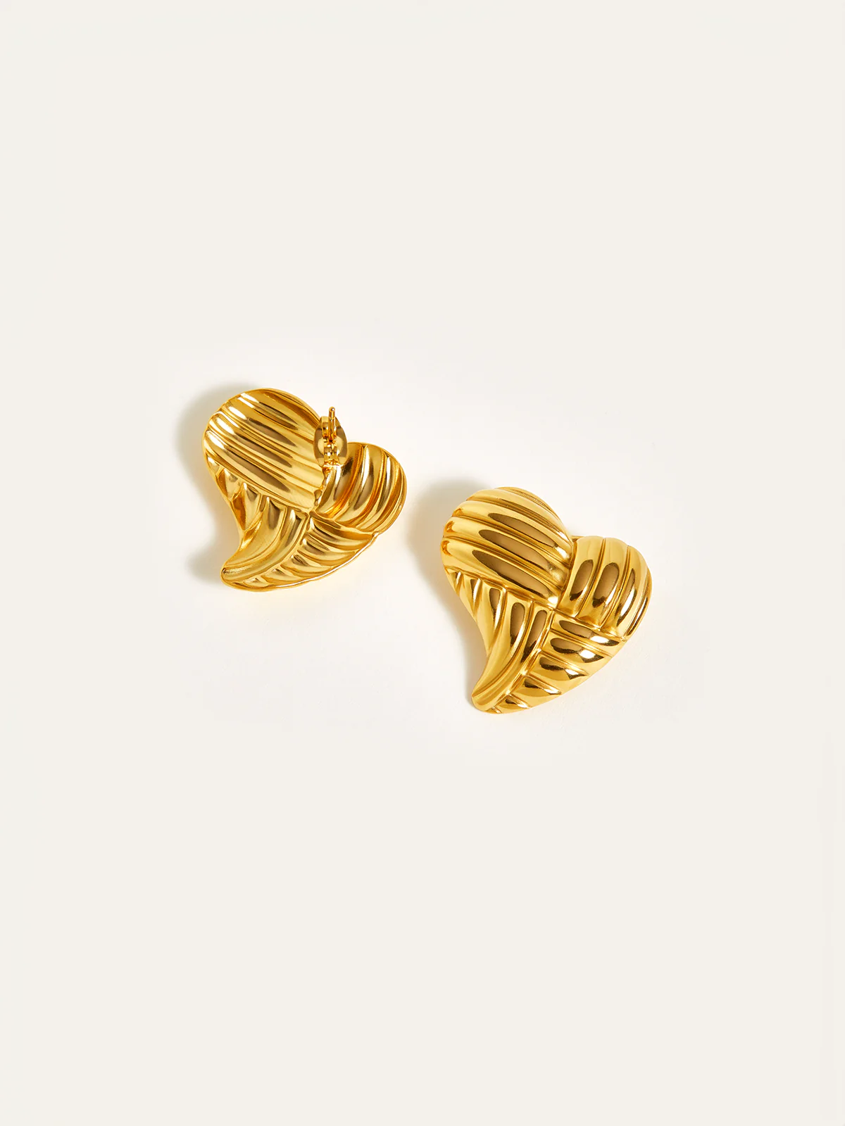 Golden Heart-Shaped Stud Earrings - Wholesalesil