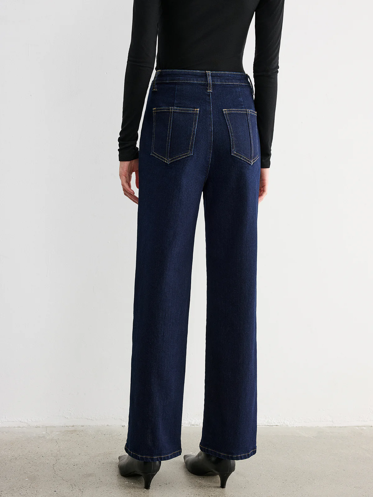 Button Placket High-Waist Straight-Leg Jeans - Wholesalesil