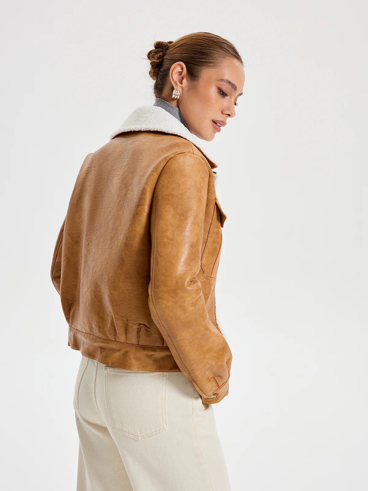 Single-breasted Shearling Jacket with Front Pockets - Wholesalesil