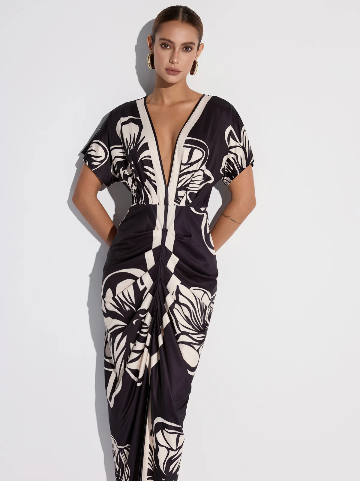 Floral Printed Ruched Deep V-Neck Midi Dress - Wholesalesil